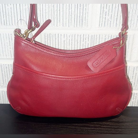 COACH Vintage 9295 Wristlet in Red Leather - Picture 2 of 11